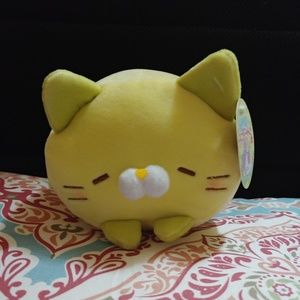 Very soft kitty plushie